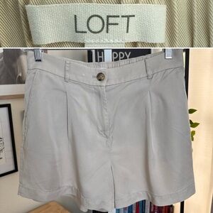 LOFT Women’s The Washed Twill Khaki Shorts With Elastic Back Size 10